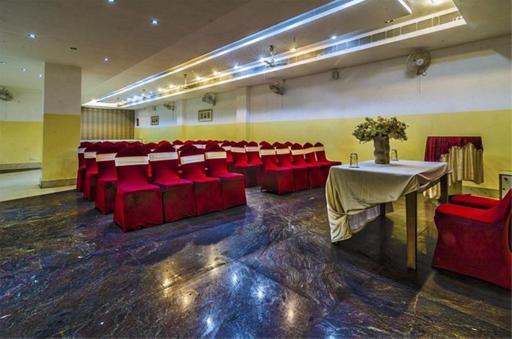 Hotel Akash Sarovar 普鲁利耶 外观 照片