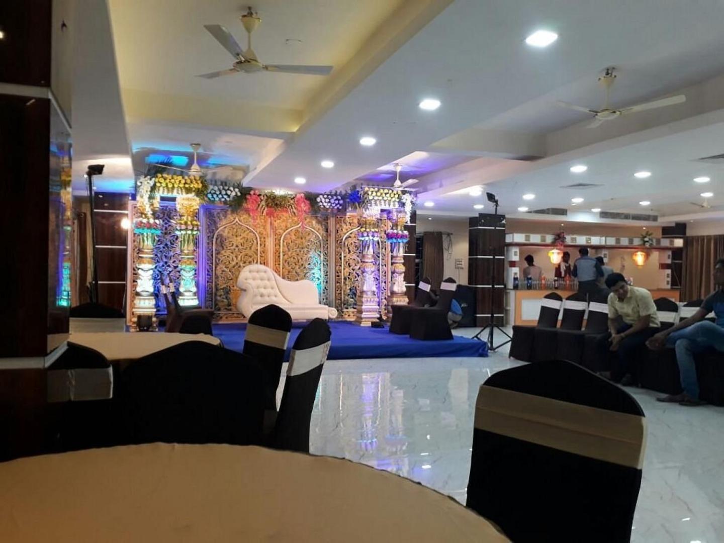 Hotel Akash Sarovar 普鲁利耶 外观 照片